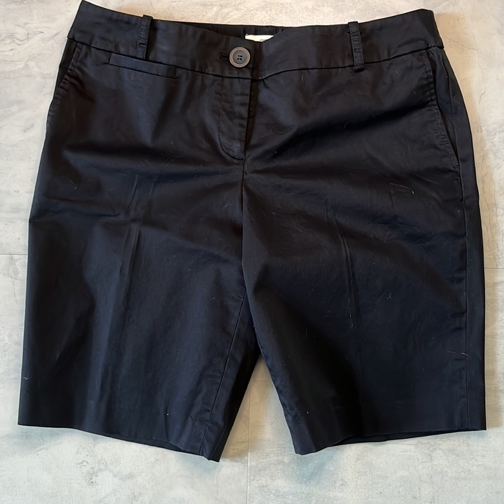 Loft   Shorts   Bermuda shorts 10” Inseam   Black  stretch  NWOT  Size 6